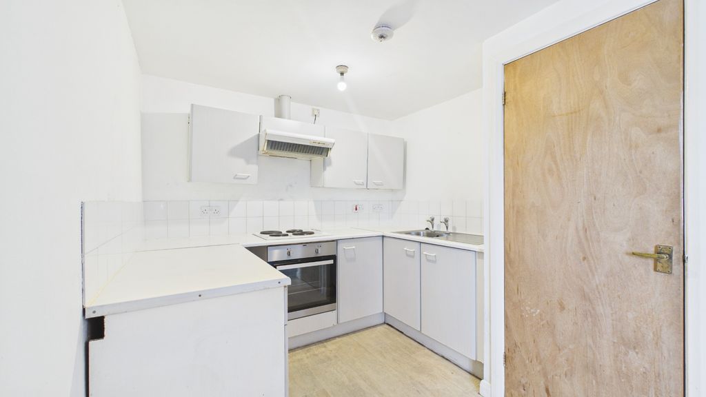 Property photo 2 of 6 1907453