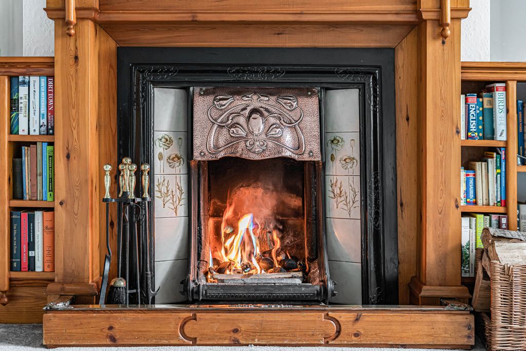Property photo 3 of 28 Fireplace