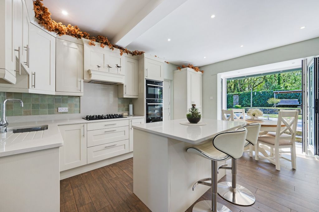 Property photo 3 of 35 5060814