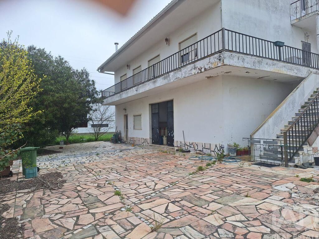 Property photo 1 of 23