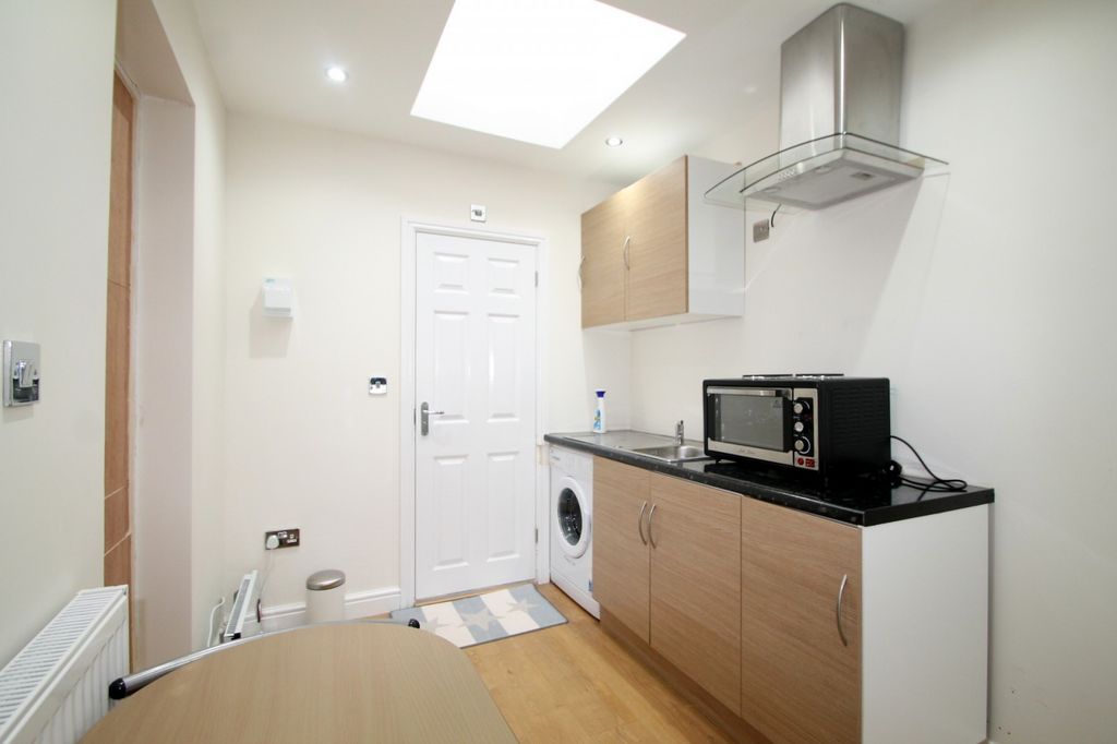 Property photo 3 of 4 Kitchen