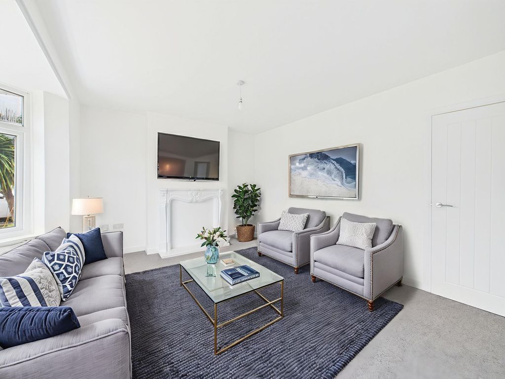 Property photo 2 of 20 Lounge (Virtually Furnished)