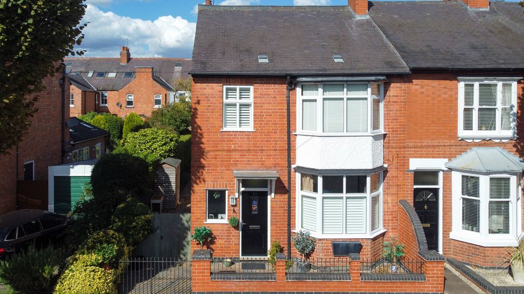 Property photo 1 of 32