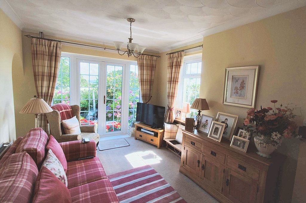 Property photo 3 of 36