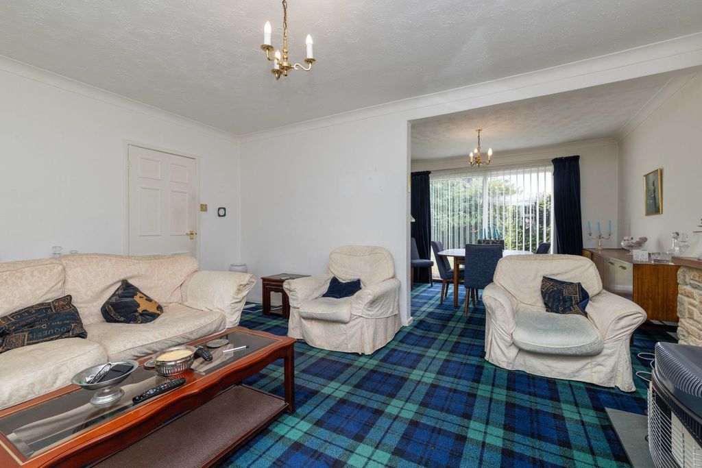 Property photo 2 of 27