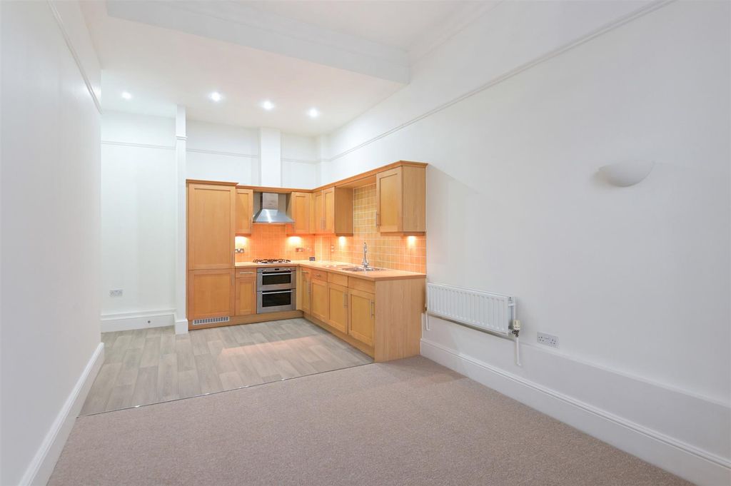 Property photo 2 of 15 New Wellesley House,6-17 (1).Jpg