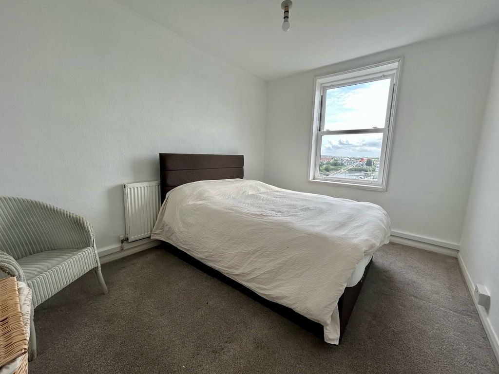 Property photo 2 of 14 Image