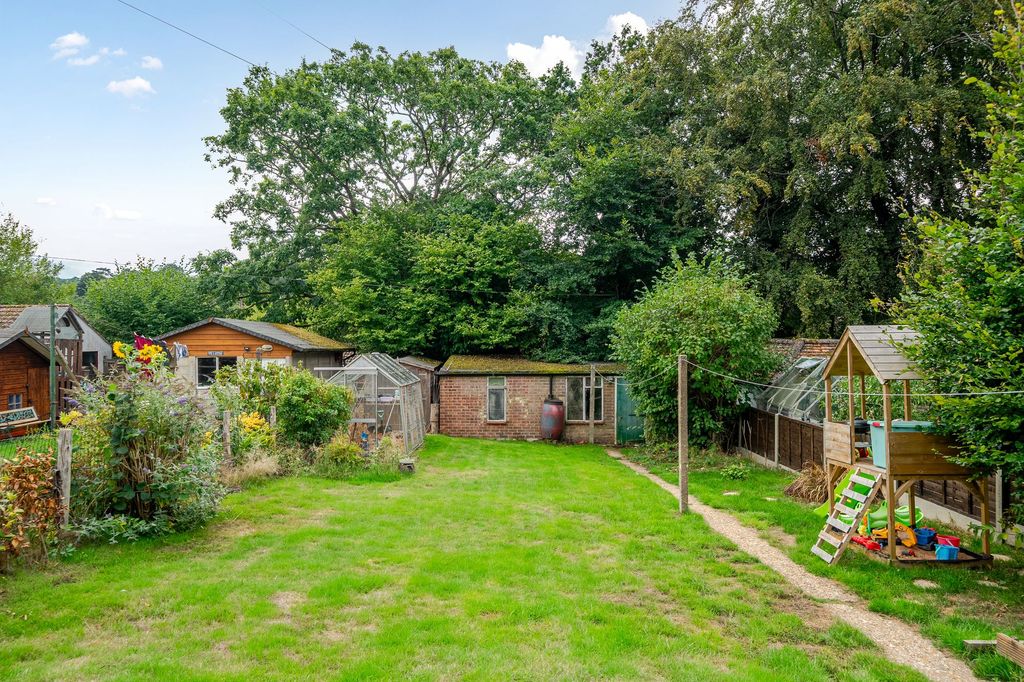 Property photo 3 of 19 Garden