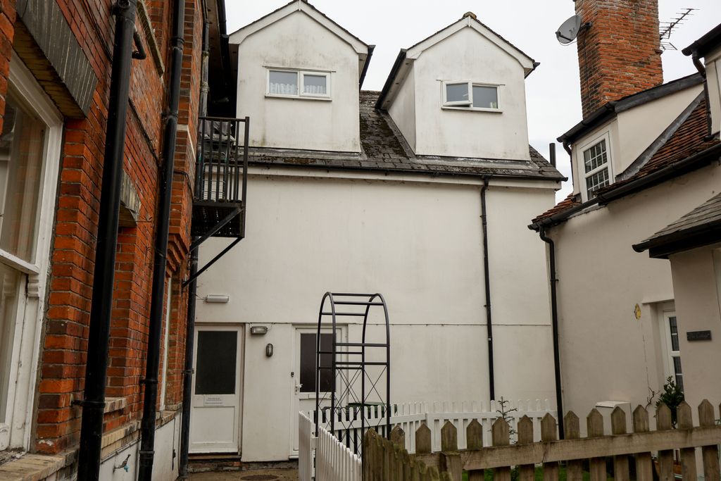 Property photo 1 of 12