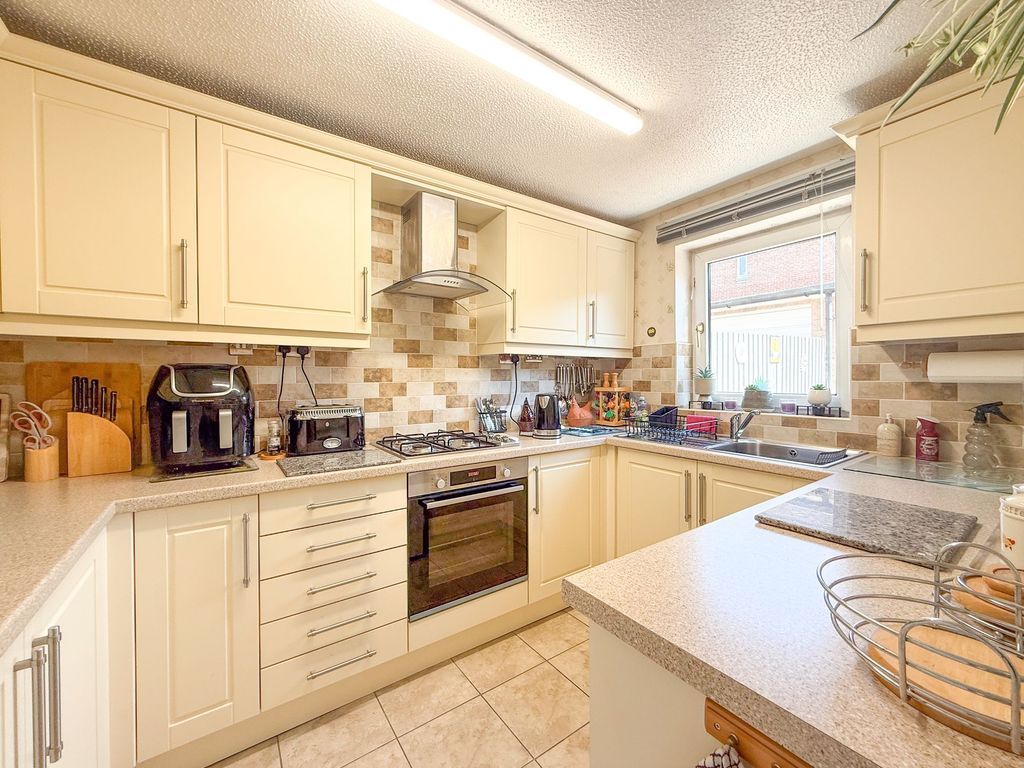 Property photo 2 of 29