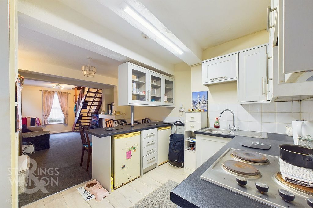 Property photo 2 of 16