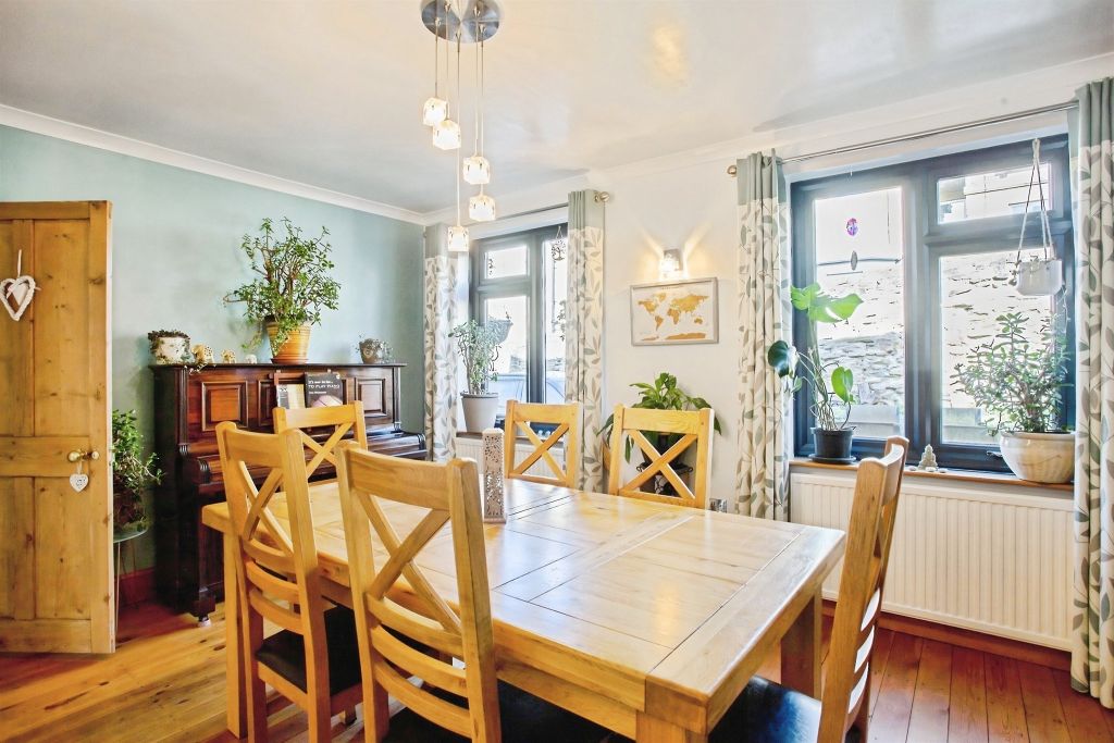 Property photo 3 of 31