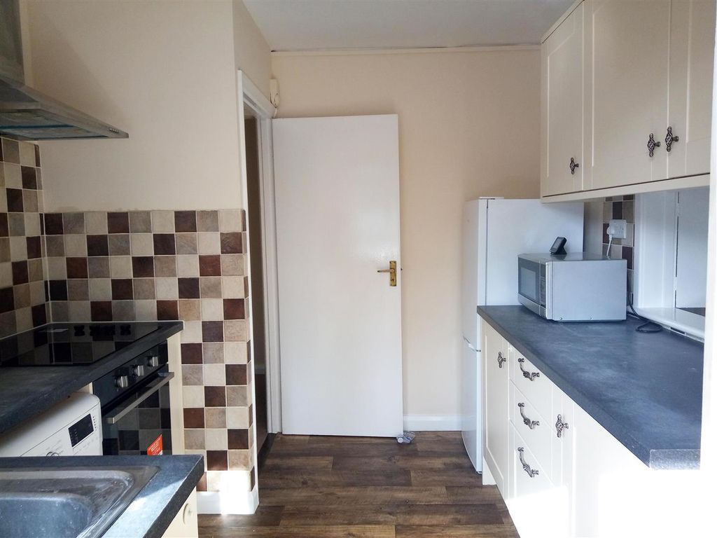 Property photo 3 of 11 Tenth.Jpg