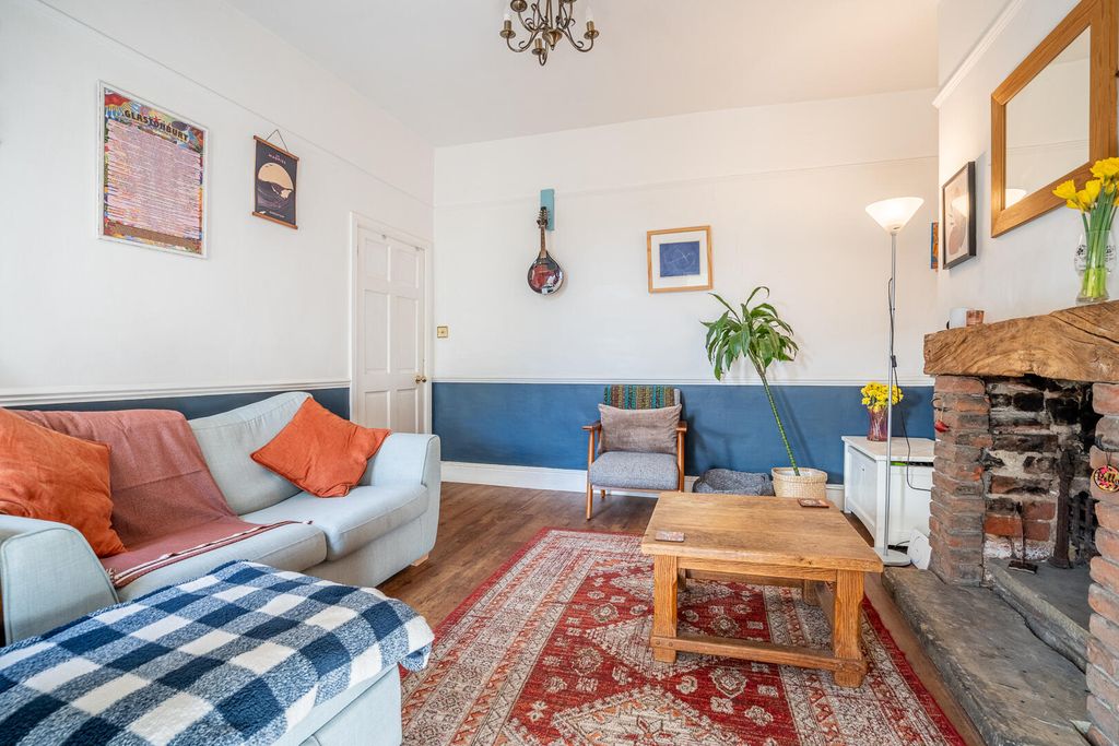 Property photo 3 of 16 Living Room