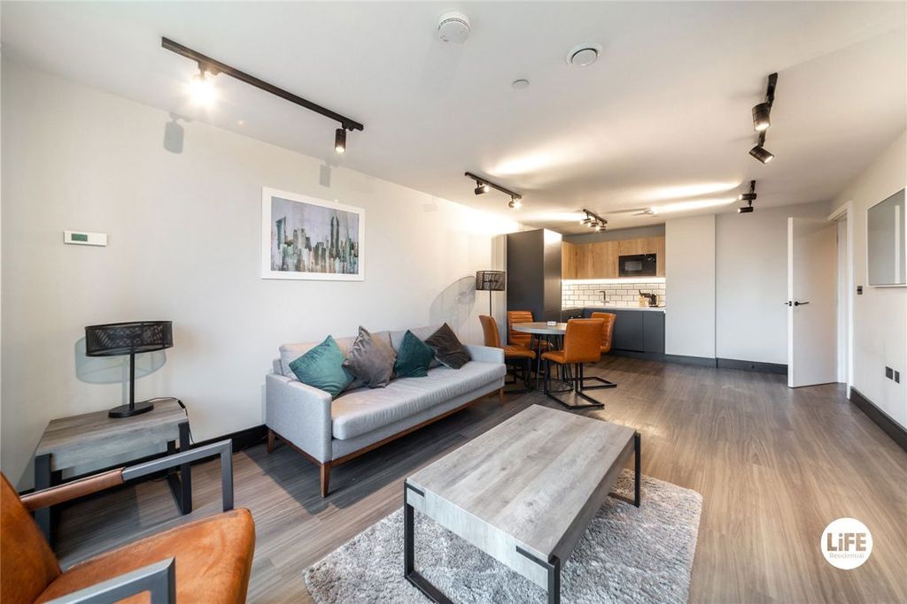 Property photo 2 of 10