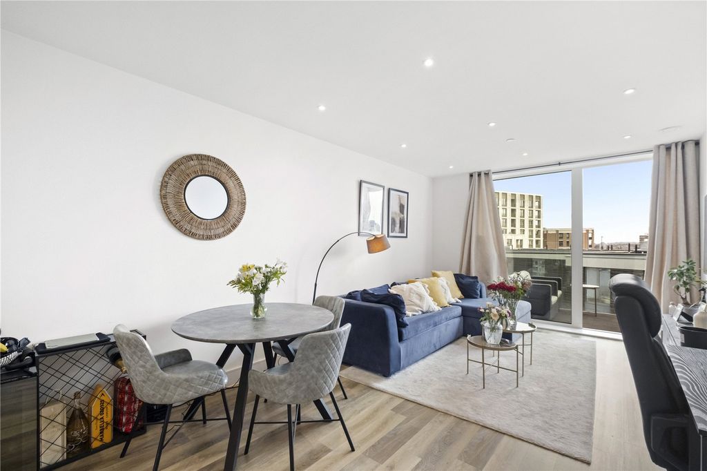 Property photo 1 of 12 Reception