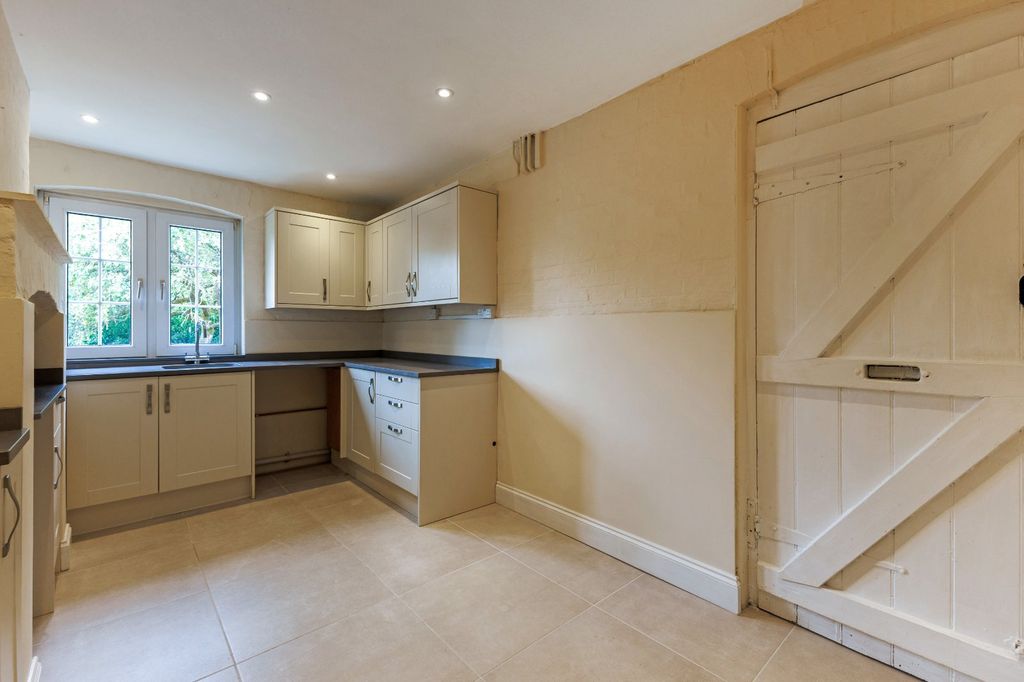 Property photo 2 of 9 Picture No. 06
