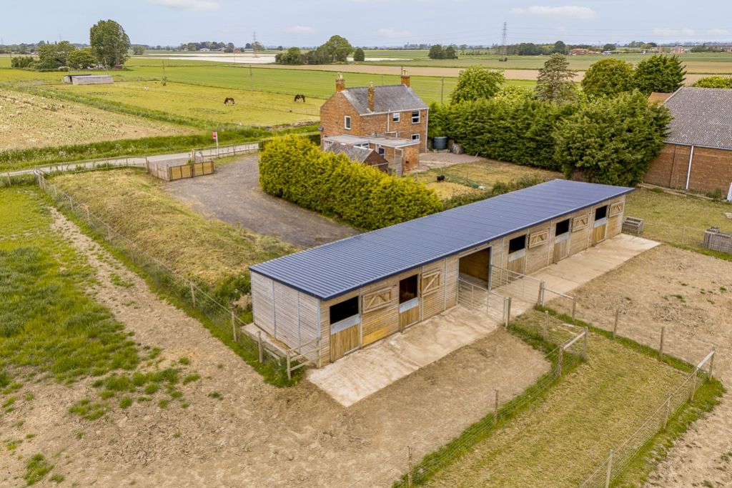 Property photo 3 of 39 Bells Farm (Old Leake)-8