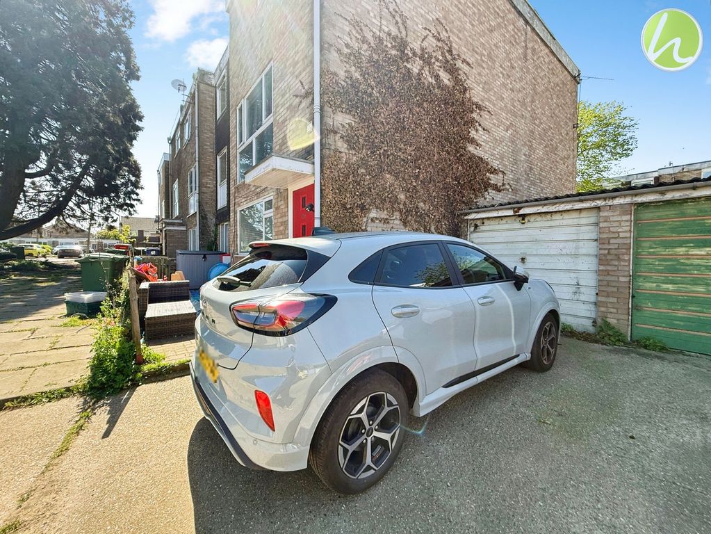 Property photo 2 of 21