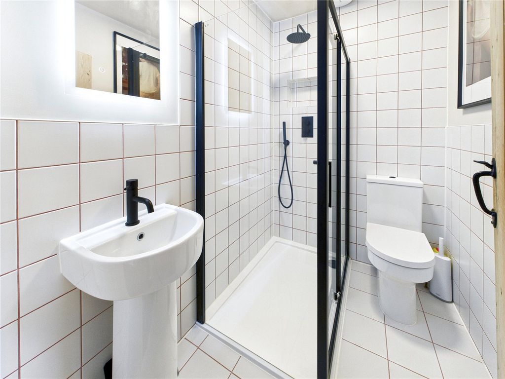 Property photo 3 of 18 Picture 3