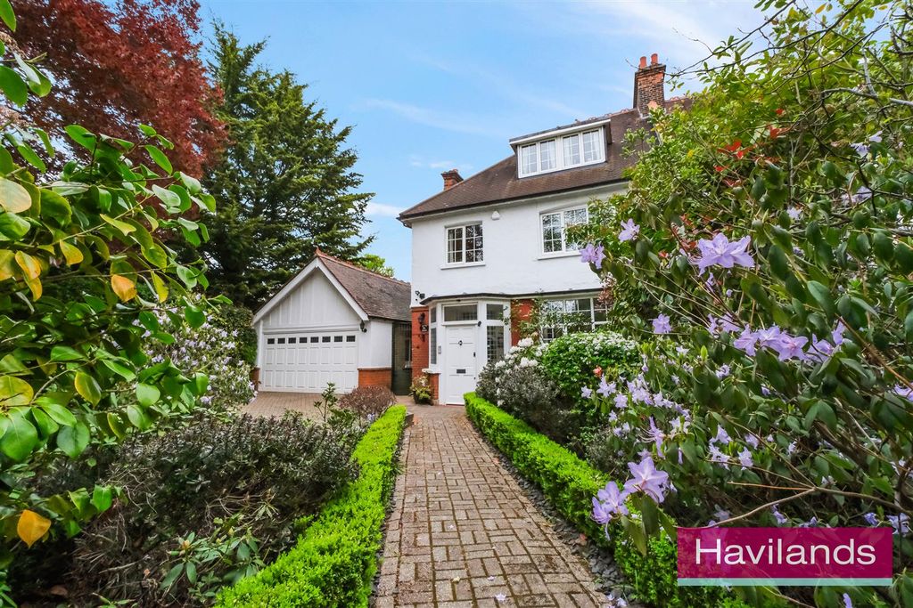 Property photo 1 of 22 Wellington Road-22.Jpg