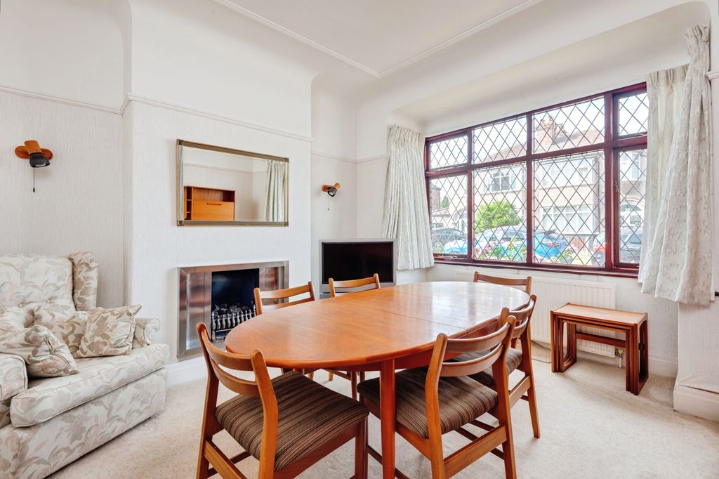 Property photo 3 of 17 Pbox-Img.Jpg