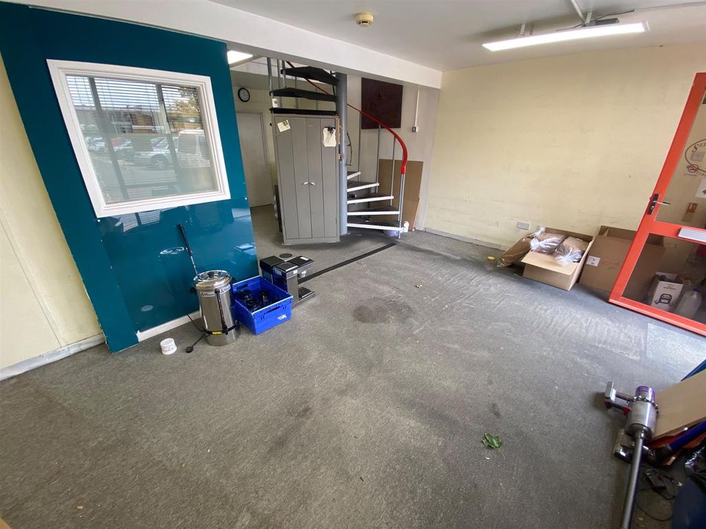 Property photo 3 of 12 52Eeaadf-4Acf-4A98-A861-06F29A4Fb1A3.Jpg