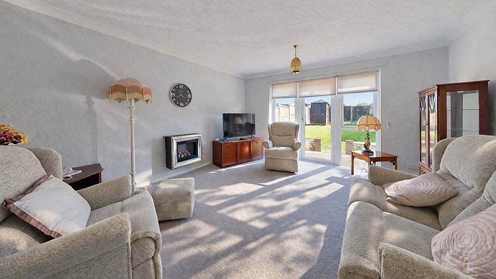 Property photo 3 of 11