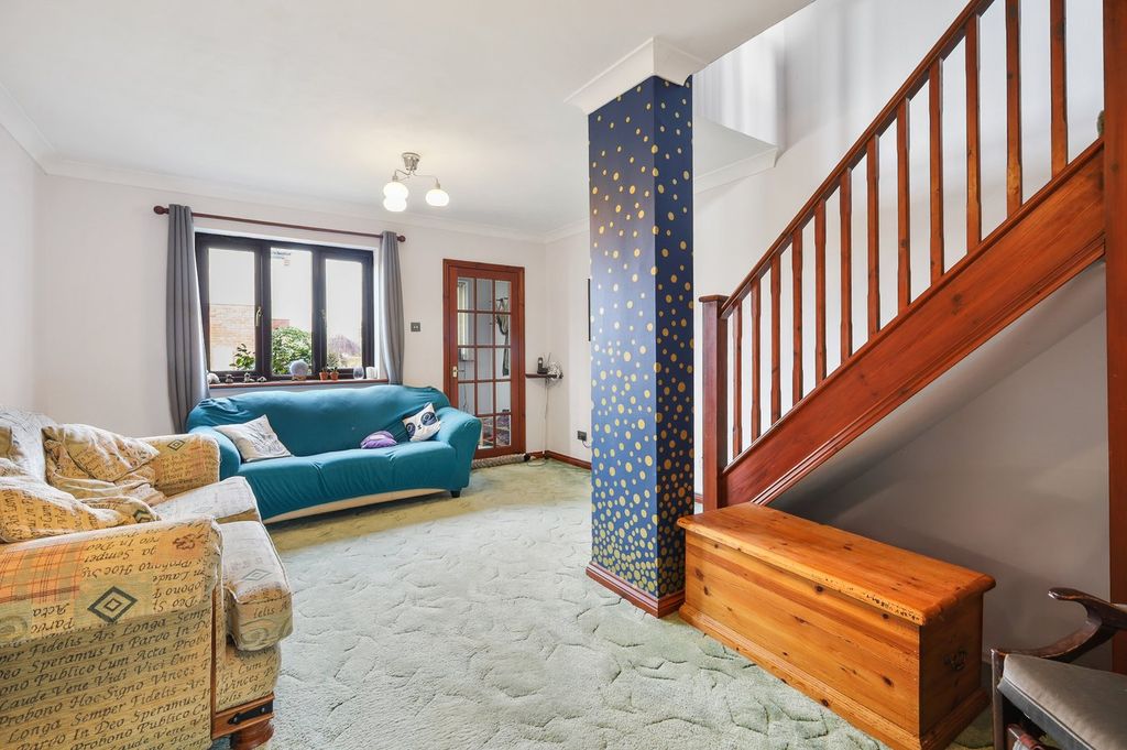 Property photo 3 of 11