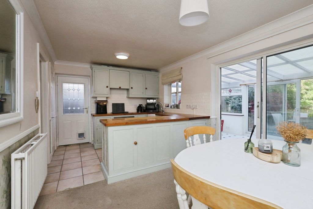 Property photo 3 of 15 Photo