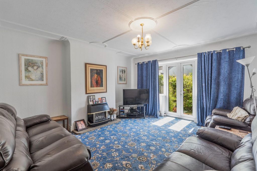 Property photo 3 of 22 3.Jpg