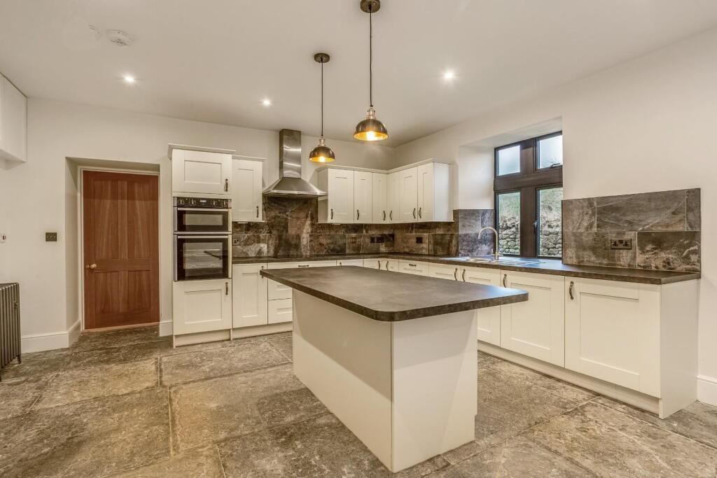 Property photo 3 of 40 Kitchen 3.Jpeg