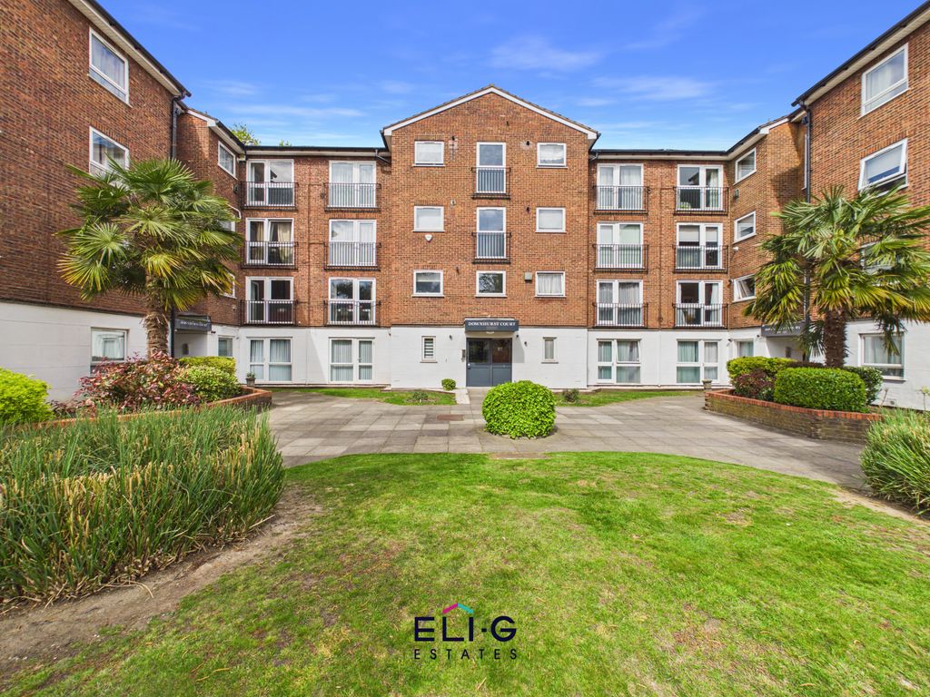 Property photo 1 of 10 2 Bed Flat For Sale In Well Looked After Purpose Built Block