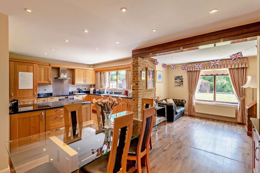 Property photo 2 of 17 Picture No. 03