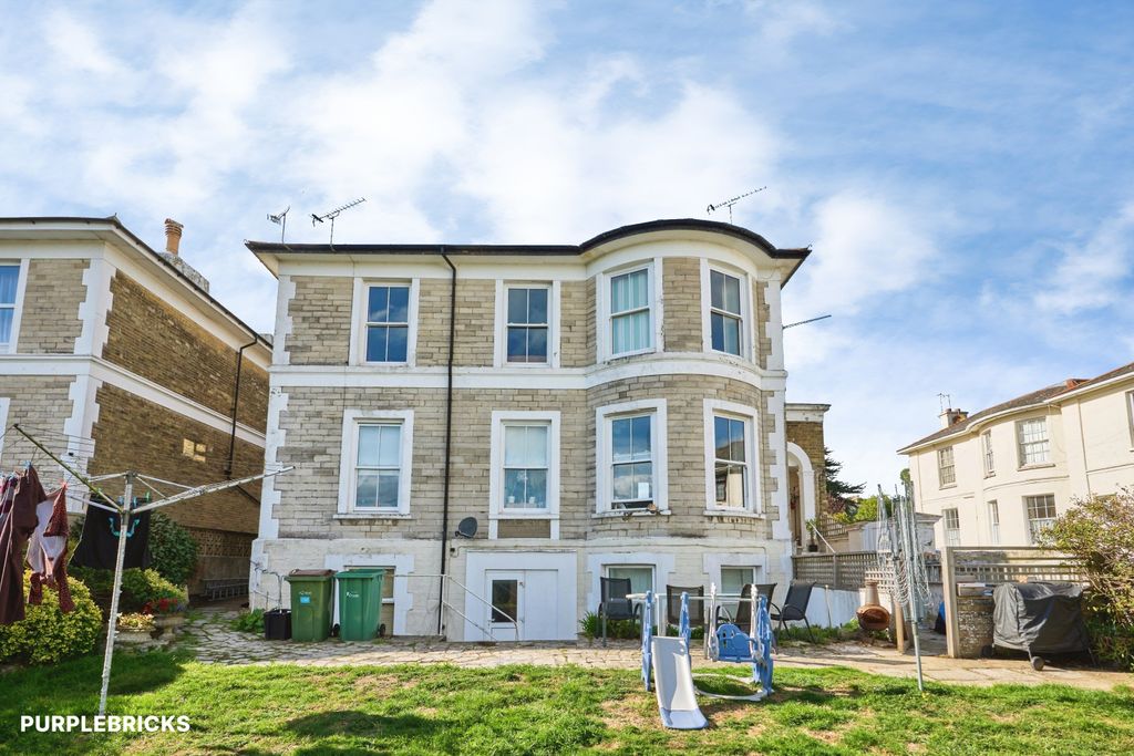 Property photo 1 of 34