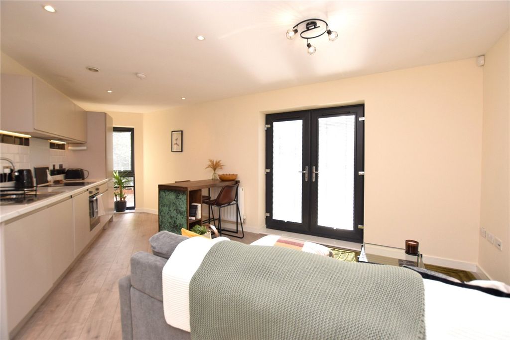 Property photo 2 of 10 Picture No. 21