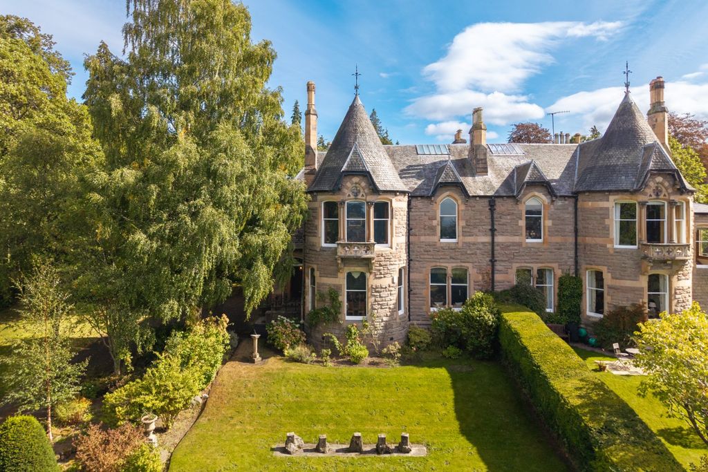 Property photo 1 of 25 Craigievar