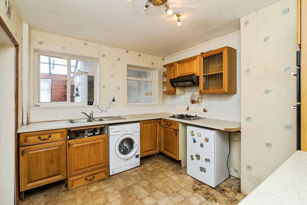 Property photo 2 of 13 Kitchen