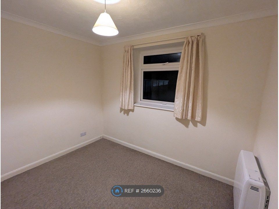 Property photo 3 of 7 Bedroom 2