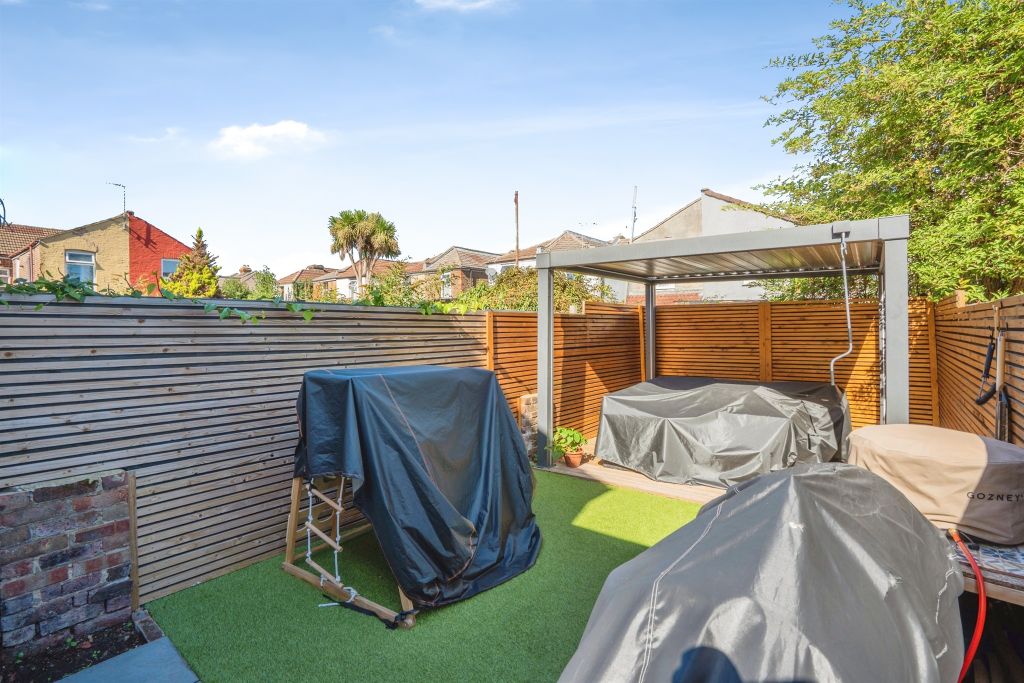 Property photo 2 of 18