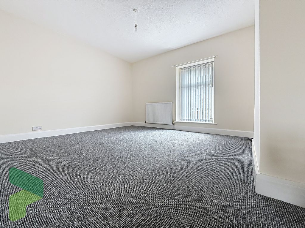 Property photo 3 of 7 Bedroom 1