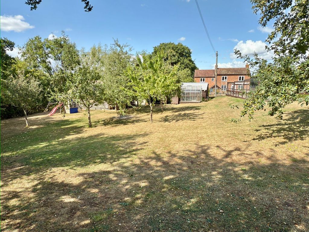 Property photo 3 of 25