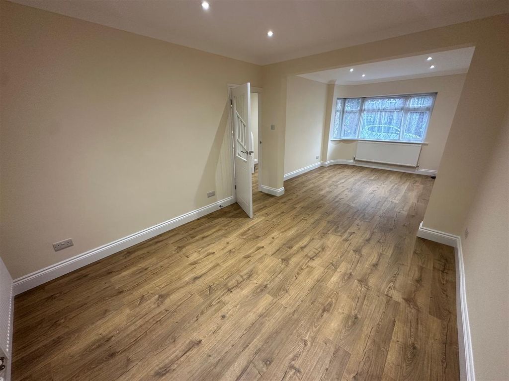 Property photo 2 of 16 Coopers Estate Agents