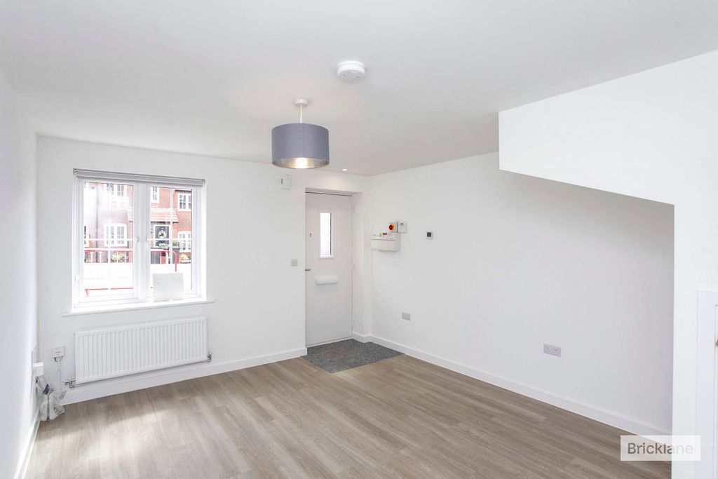 Property photo 2 of 13 Image