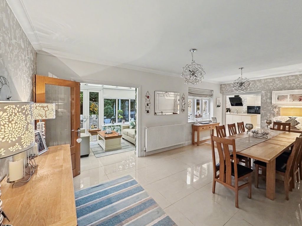 Property photo 3 of 31