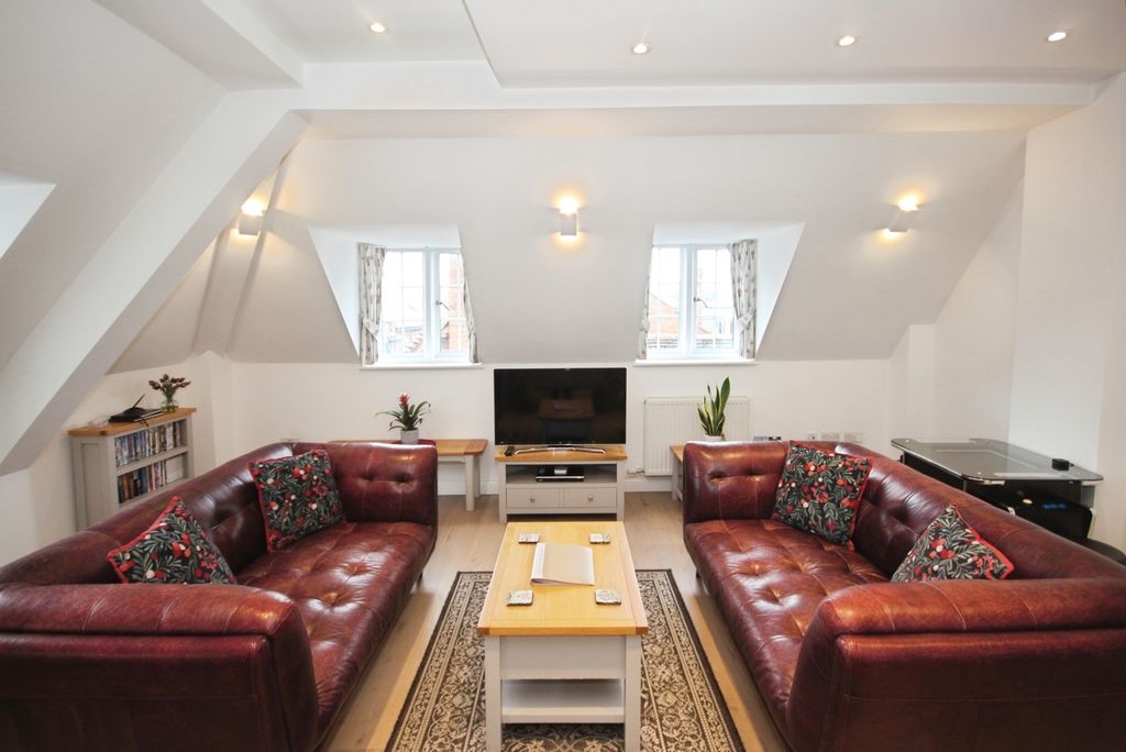 Property photo 2 of 17 Pbox-Img.Jpg