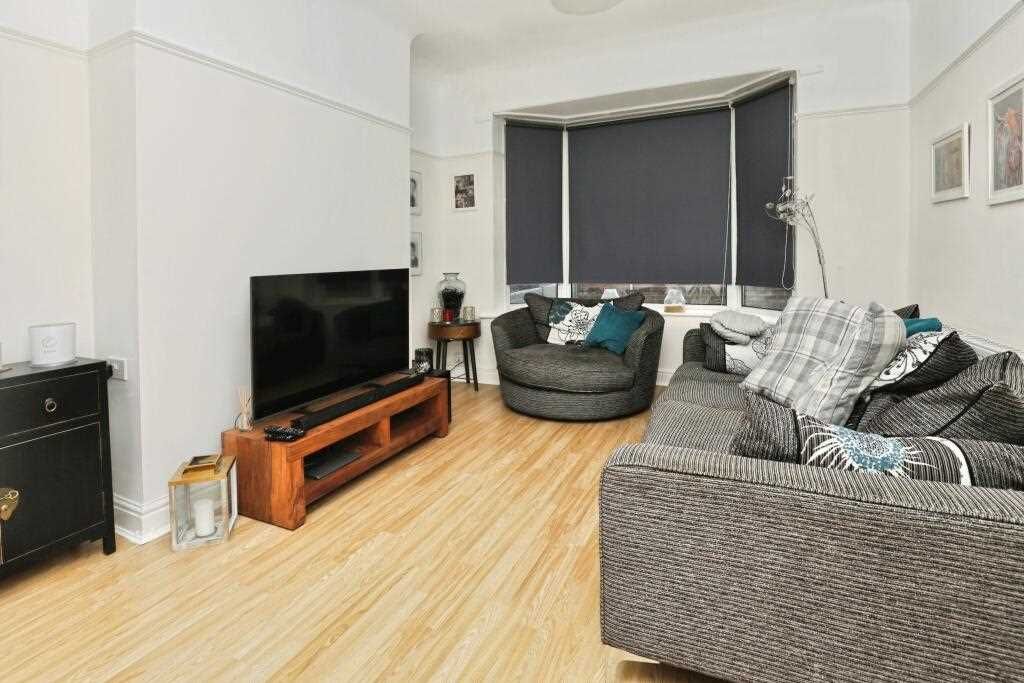 Property photo 3 of 10 Lounge