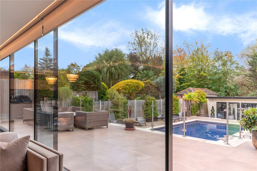 Additional image 4 of 5 bed detached house for saleDetached House Close To Station, Loughton, Essex IG10