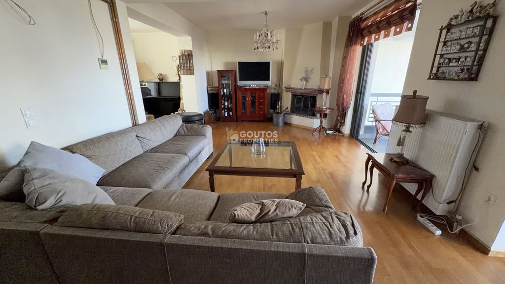Property photo 2 of 28