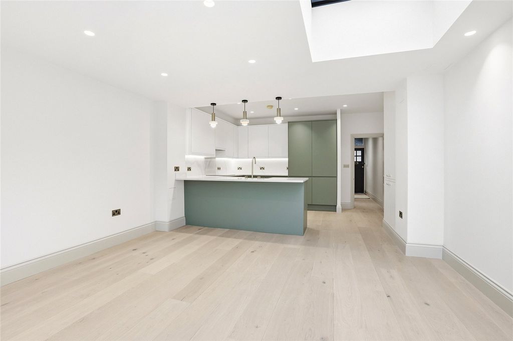 Property photo 2 of 18 Picture No. 09